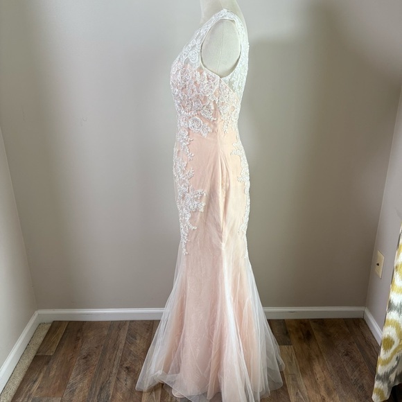 NWT JJ’s House Trumpet/Mermaid Scoop Floor Length Tulle Lace Wedding Dress Sz 8 - Picture 5 of 16